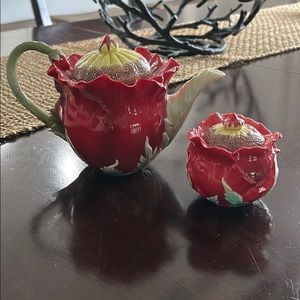 Franz tea pot and sugar bowl